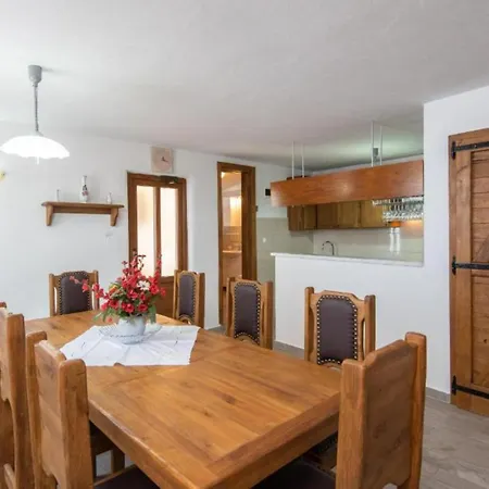 Beautiful Anita - Four Bedroom With Outdoor Swimming Pool * Viganj