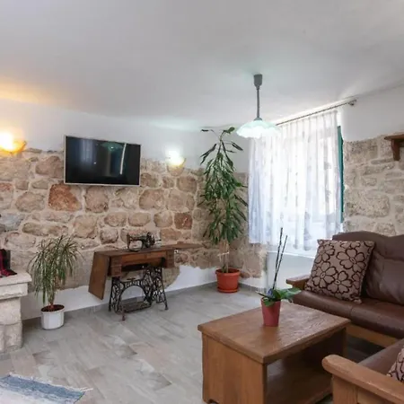 Beautiful Anita - Four Bedroom With Outdoor Swimming Pool *