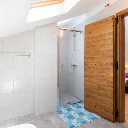 Beautiful Anita - Four Bedroom With Outdoor Swimming Pool