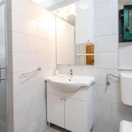 Vila Beautiful Anita - Four Bedroom With Outdoor Swimming Pool Viganj