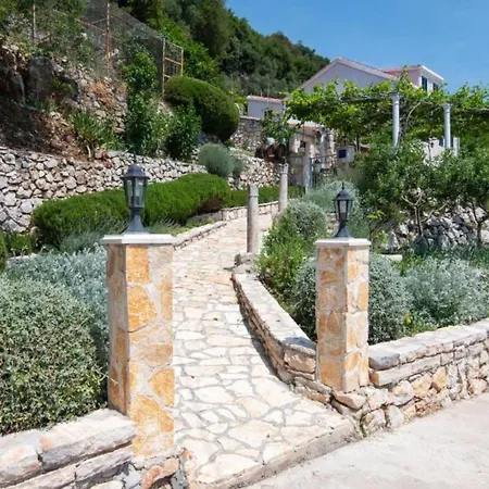 Vila Beautiful Anita - Four Bedroom With Outdoor Swimming Pool