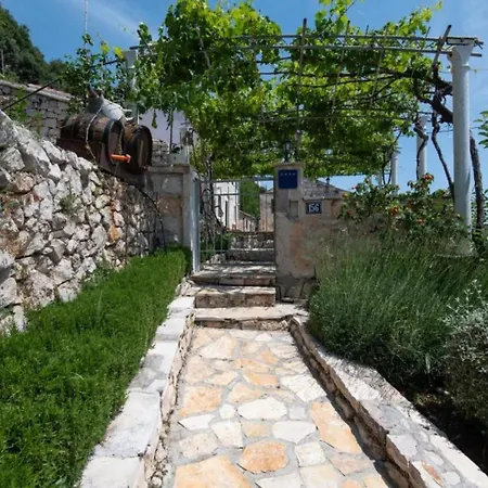 Beautiful Anita - Four Bedroom With Outdoor Swimming Pool *